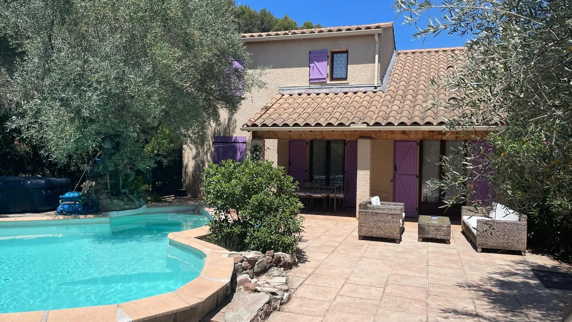 Provencale Villa With Pool And Hot Tub In Var Sollies Pont
