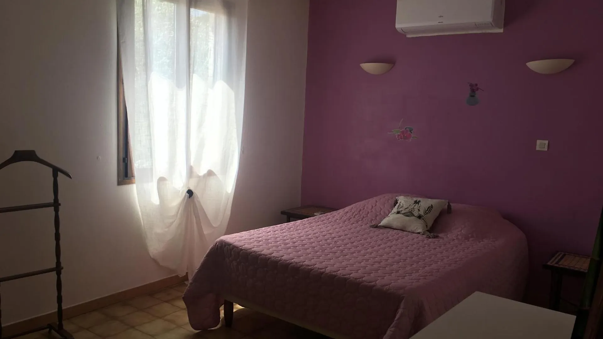 Provencale Villa With Pool And Hot Tub In Var Sollies Pont