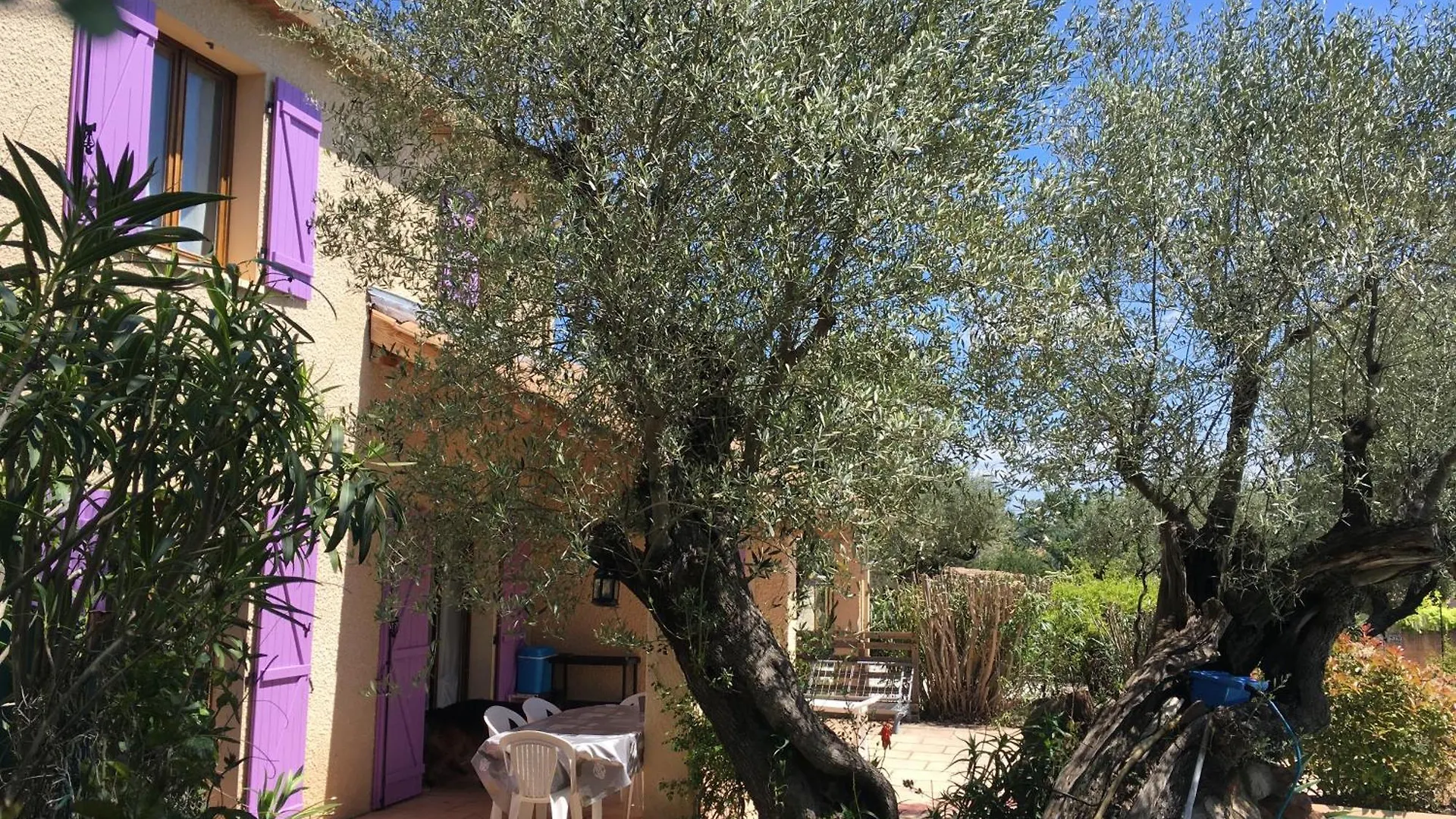 Provencale Villa With Pool And Hot Tub In Var Sollies Pont France